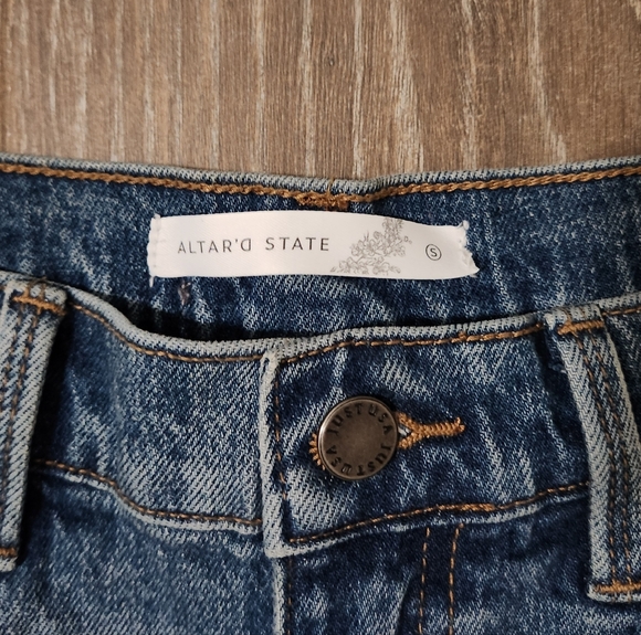 Altar'd State Classic Blue Denim Shorts - Picture 2 of 4
